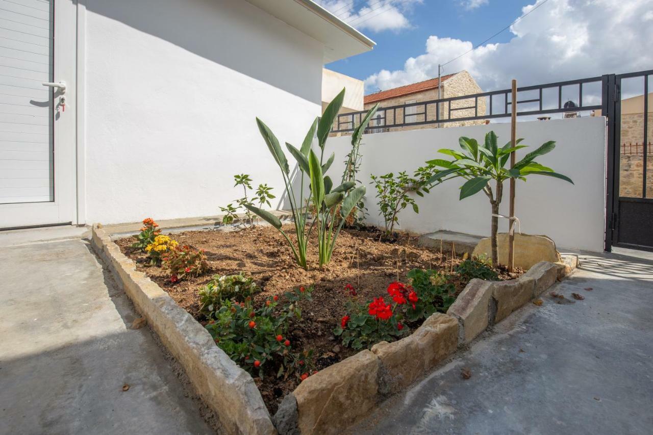 Iliopetra Studio Sivas Exterior photo