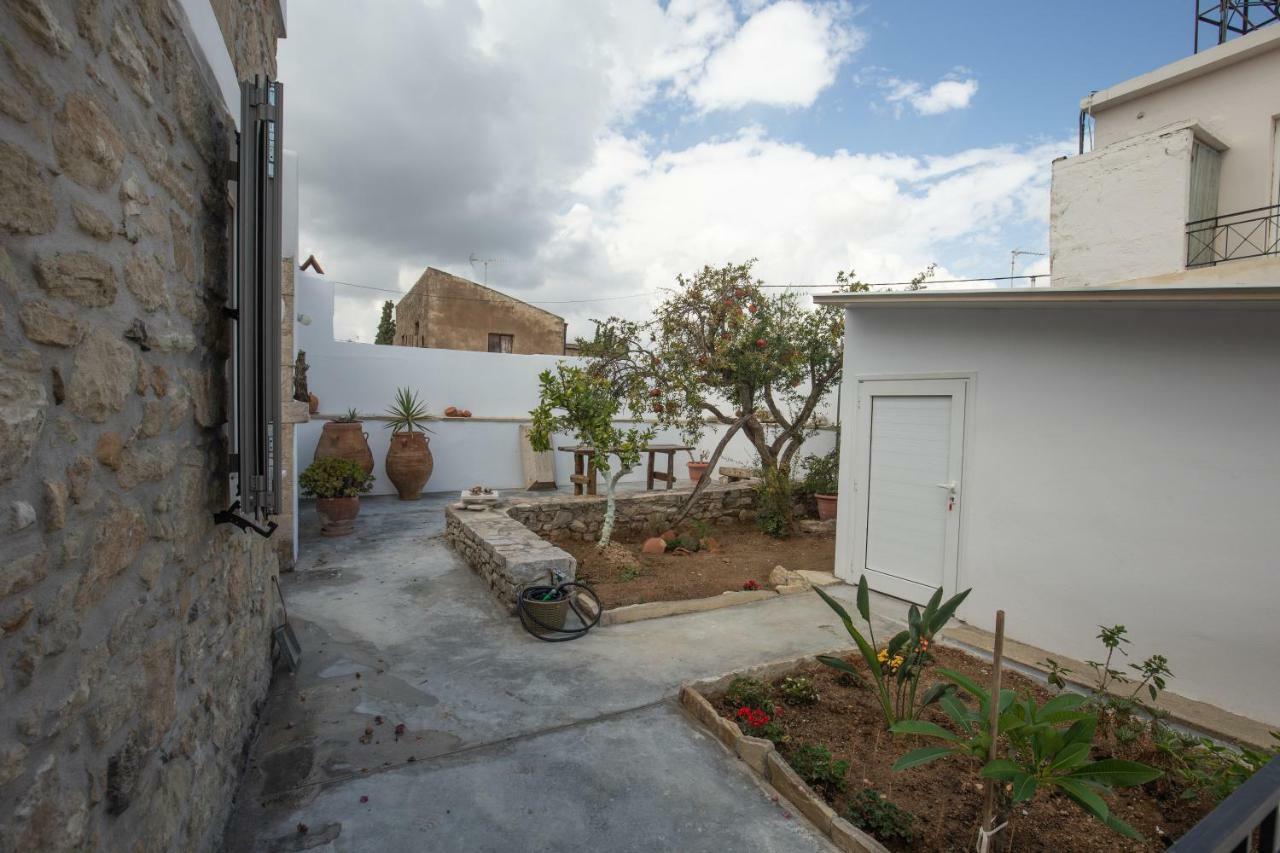 Iliopetra Studio Sivas Exterior photo