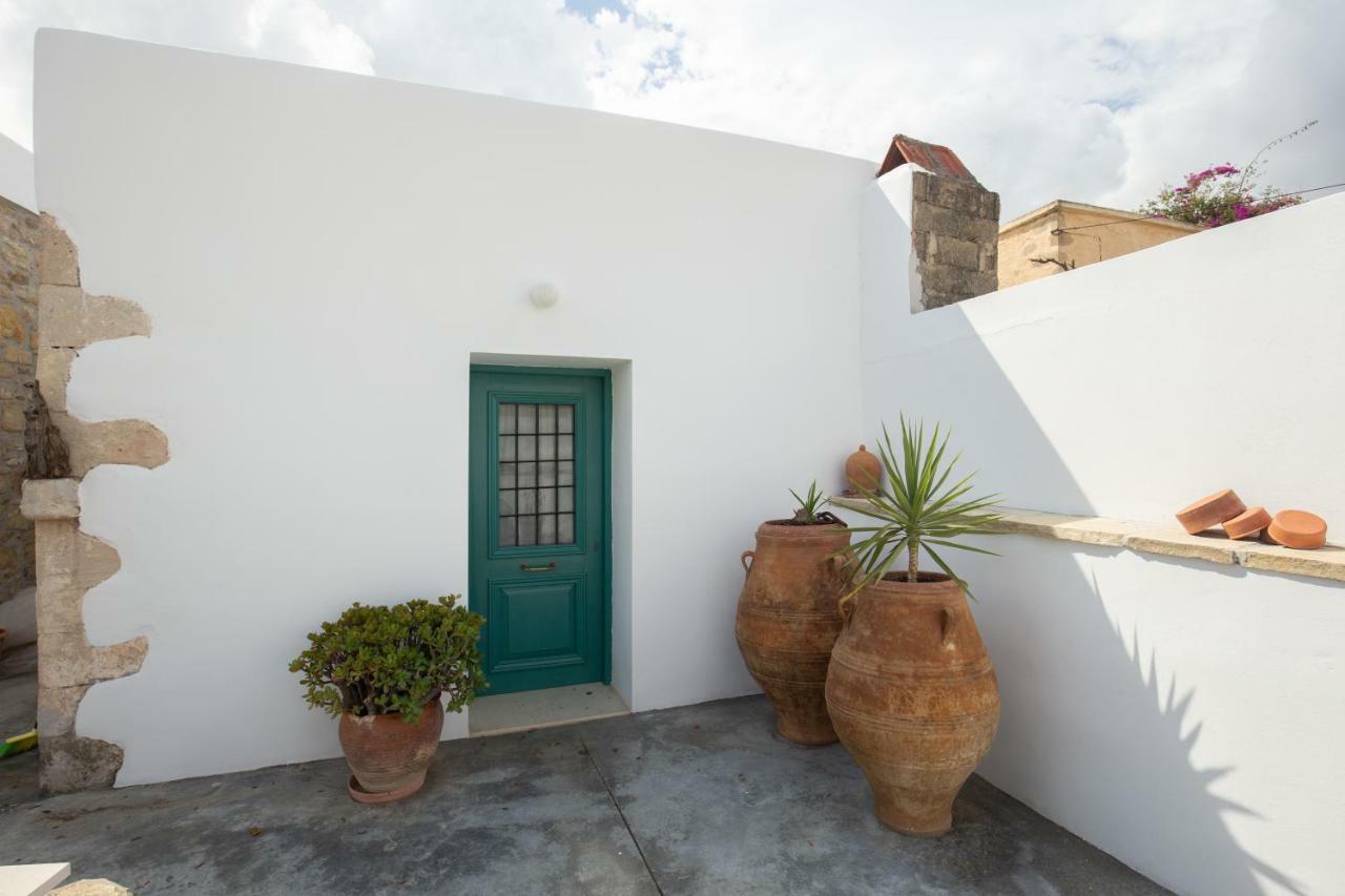 Iliopetra Studio Sivas Exterior photo